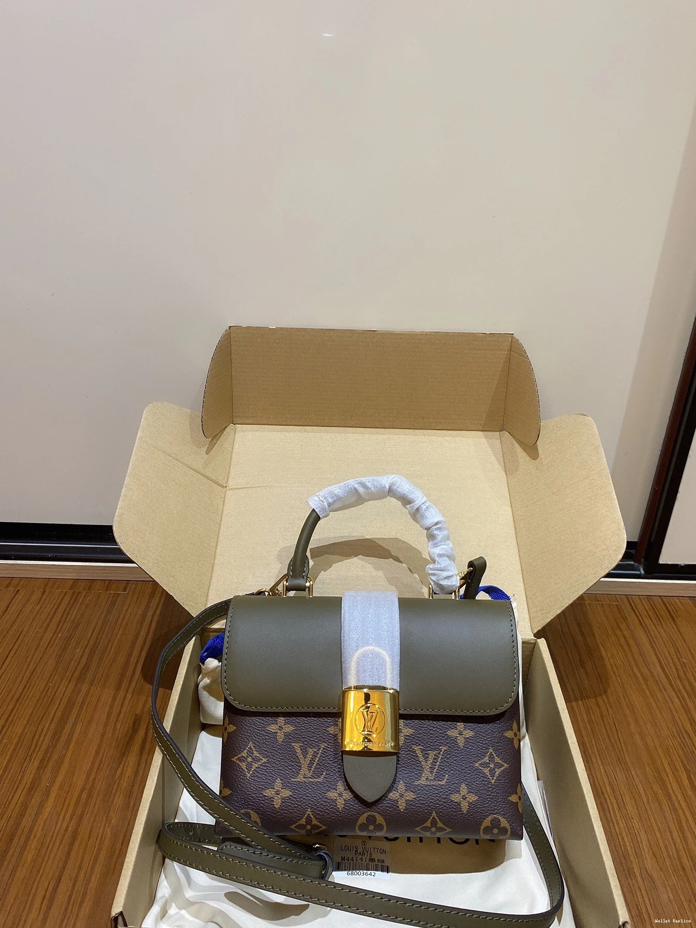Cheap VUITTON LOUIS LOCKY BB 0810